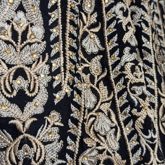 Red n black Suit with Bottom n Dupatta - Picture 4 of 13